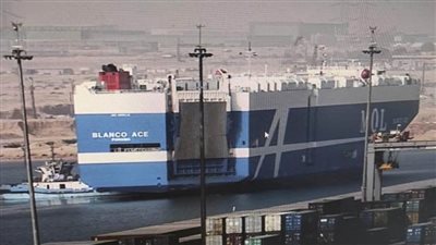 ميناء السخنة يستقبل 