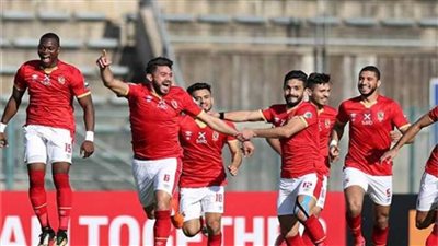 لجنة التخطيط بالأهلي توصي بتجديد عقد مدافع الفريق لموسمين 