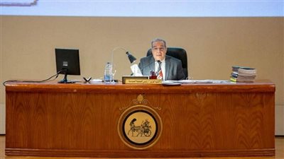 وزير الإنتاج الحربي يناقش الموازنة العامة لشركات ووحدات الوزارة للعام المالي القادم (صور)