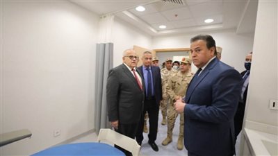 وزير التعليم العالي ورئيس جامعة القاهرة ورئيس الهيئة الهندسية للقوات المسلحة يتفقدون أعمال إنشاء المعهد القومي الجديد للأورام (صور)