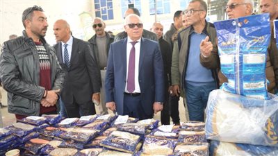 مجافظ بورسعيد يتفقد معرض أهلا رمضان داخل بازار بورسعيد الجديد