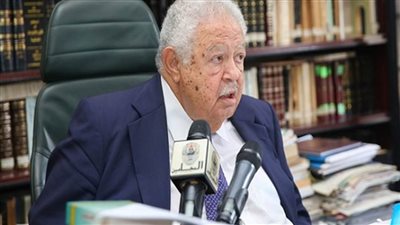 عاجل | وفاة نقيب المحامين رجائي عطية أثناء مرافعته في المحكمة