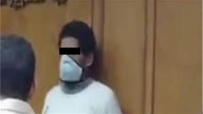إيداع المتهم بهتك عرض 5 أطفال بمدرسة في المعادي قفص المحكمة
