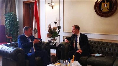 وزير قطاع الأعمال العام يبحث مع سفير بريطانيا بالقاهرة تعزيز التعاون الاقتصادي (صور)