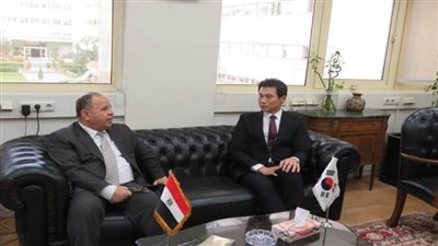 وزير المالية في لقائه بسفير كوريا الجنوبية بالقاهرة: القطاع الخاص قاطرة التنمية بمصر (صور)