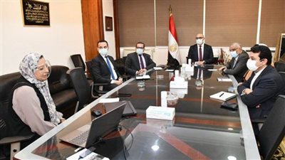 وزير الإسكان يستعرض مسودة الدليل الإرشادي لأسس ومعايير الحفاظ على الطابع المعماري ودعم الهوية البصرية