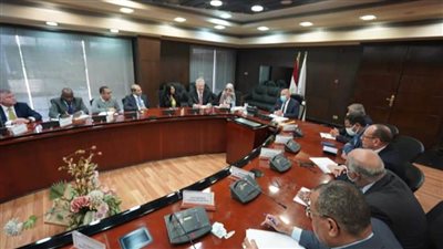 وزير النقل يبحث مع وفود 10 شركات بريطانية الفرص الاستثمارية المتاحة في مجال النقل