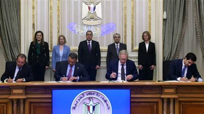 رئيس الوزراء يشهد مراسم توقيع اتفاق إطاري للتعاون في مشروعات الطاقة المتجددة والهيدروجين الأخضر في عدد من الدول الإفريقية