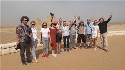 وفد إعلامي روماني يزور أهرامات الجيزة