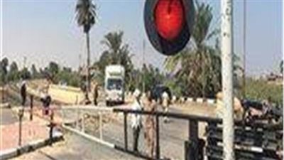 اغلاق مزلقان علي باشا في مطاي بالمنيا للتجديد 