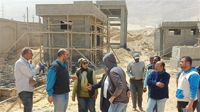 وزير الإسكان: جولات مكثفة لمسئولي المدن الجديدة لمتابعة سير العمل بالمشروعات (صور)