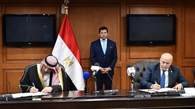 وزير الشباب يشهد توقيع بروتوكول تعاون مع مجلس القبائل والعائلات المصرية (صور)