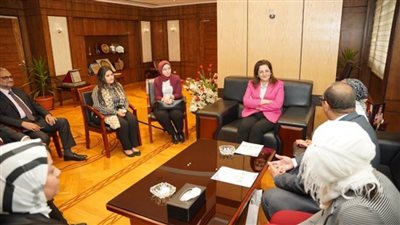 وزيرة التخطيط تستقبل ممثلي الجامعات الحكومية والطلاب المشاركين في 