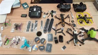 ضبط راكب بحوزته 4 طائرات 