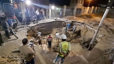 كسر مفاجئ في خط المياه المغذي لمنطقة هضبة الأهرام بالجيزة