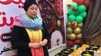 مني الكحكي : أعشق الطبخ منذ الصغر وانشأت مشروعي بعد الزواج .. استأجرت وحدة سكنية للمطبخ ونقوم بتوزيع الوجبات بالمجان طوال شهر رمضان 