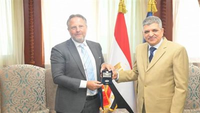 الفريق أسامة ربيع يلتقي السفير الدنماركي لبحث سبل التعاون المشترك (صور)