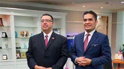 سفير مصر بـ كوالالمبور يبحث التعاون مع ماليزيا في التعليم والتبادل الطلابي