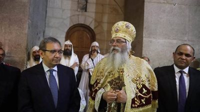 سفير مصر يشارك في قداس عيد القيامة ببطريركية الأقباط الأرثوذكس بالقدس