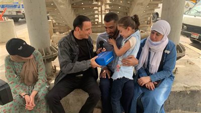 طارق علام يرصد قصص الكفاح والأمل فى الشارع المصرى ببرنامجه 