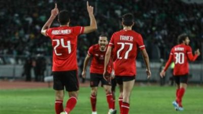 موسيماني يحاضر لاعبى الأهلي قبل التحرك لخوض مباراة الطلائع بالدوري