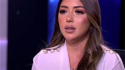 بالأصفر..سارة سلامة تخطف الأنظار في أحدث ظهور