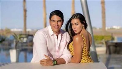 حذفا صورهم سويا.. هل انفصل أبوهشيمة وياسمين صبري؟