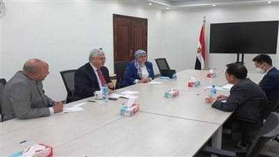 د. خالد عبد الغفار يستعرض تقريرًا عن آليات التعاون التعليمي والتكنولوجي مع الصين (صور)