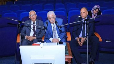 وزير التعليم يعقد اجتماعًا لمديري المديريات لوضع الاستعدادات النهائية لامتحانات مراحل الثانوية العامة (صور)