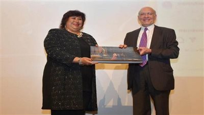 المتروبوليتان الأمريكية تكرم وزيرة الثقافة بموسوعة المجد وتهديها البث المباشر لتوراندوت تقديرا لمسيرتها الإبداعية (صور)