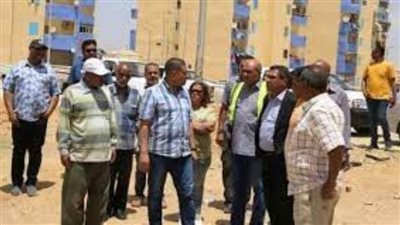 سكرتير عام السويس يتفقد كفاءة النظافة العامة والخدمات وتطوير المدن السكنية