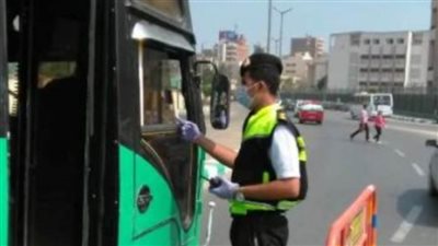 حملات مكثفة بمحاور القاهرة والجيزة لرصد مخالفى قواعد المرور