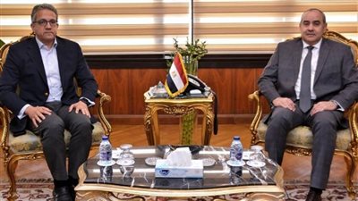 وزيرا الطيران والآثار يبحثان آليات تنشيط الحركة الجوية والسياحية وتذليل العقبات للمستثمرين