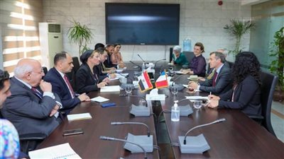 وزيرة البيئة تلتقي سفير البيئة في فرنسا لبحث استعدادات مصر لاستضافة مؤتمر المناخ (صور)