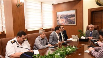 محافظ بورسعيد يتابع مستجدات أعمال إزالة التعديات علي أملاك الدولة