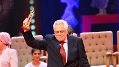 الفنان توفيق عبد الحميد يستعد للوقوف على خشبة المسرح القومى فى عمل جديد