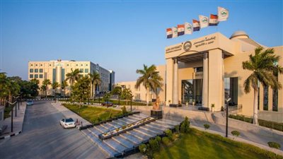 كلية الطب وجراحة الفم والاسنان جامعة مصر للعلوم والتكنولوجيا.. مؤسسة طبية متكاملة