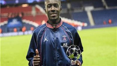 نجوم منتخب السنغال يدعمون إدريسا جاي بعد رفضه دعم المثليين