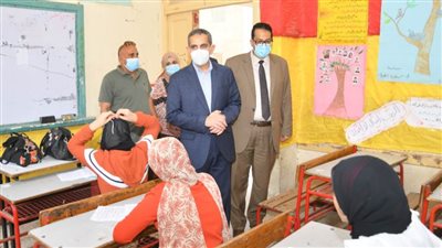 محافظ الغربية يطمئن على انتظام لجان الشهادة الإعدادية في يومها الأول