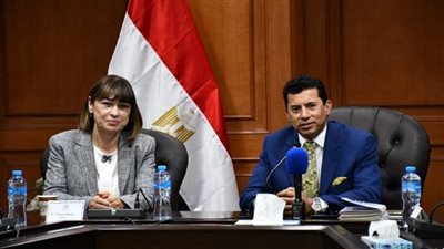 وزير الرياضة يستعرض مع ممثلي منظمة الأمم المتحدة الاستراتيجية الوطنية المصرية للشباب والنشء (صور) 