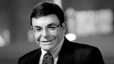 عزاء سمير صبري يتزين بصوره.. ويسرا وبشرى أول الحاضرين