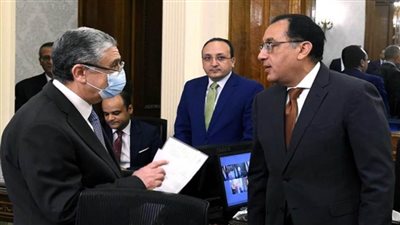 رئيس الوزراء يُشيد بمشروع 