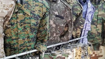 ضبط كميات كبيرة من المستلزمات العسكرية والشرطية داخل مصنع بالقاهرة