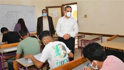 محافظ الغربية يتفقد امتحانات الدبلومات الفنية بطنطا 