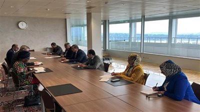 وزير القوى العاملة يبحث مع 