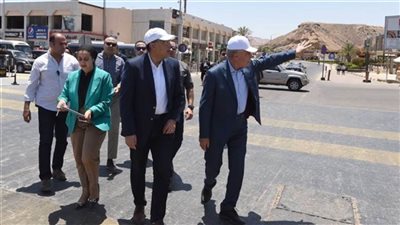 مدبولي يتفقد معرض الأعمال الخاص المقام على هامش فعاليات اجتماعات البنك الإسلامي