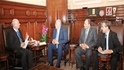 وزير الزراعة يبحث مع البنك الأوروبي للاستثمار المشروعات المستقبلية في مصر