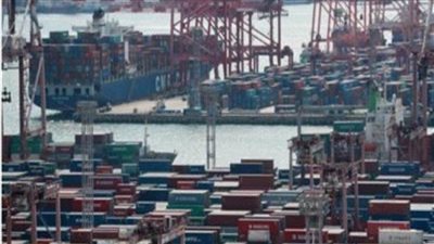 كوريا الجنوبية تسجل لأول مرة عجزا في الحساب الجاري في عامين