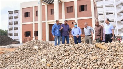 محافظ الغربية يتفقد مشروعات حياة كريمة بقريتي تفهنا ونهطاي ويطمئن على نسب الإنجاز 