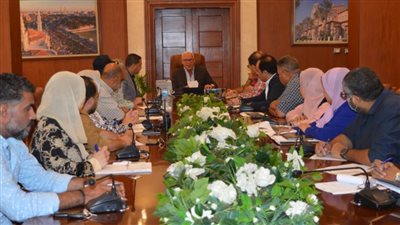 محافظ بورسعيد يناقش آليات توصيل الغاز الطبيعي لمجمع المحارق جنوب بورسعيد